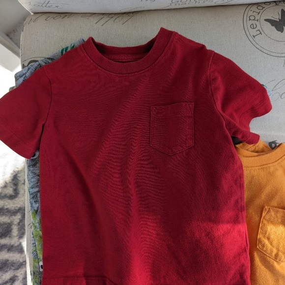 Gap playtime favorites 4 shirts size 2 yrs - Picture 4 of 6